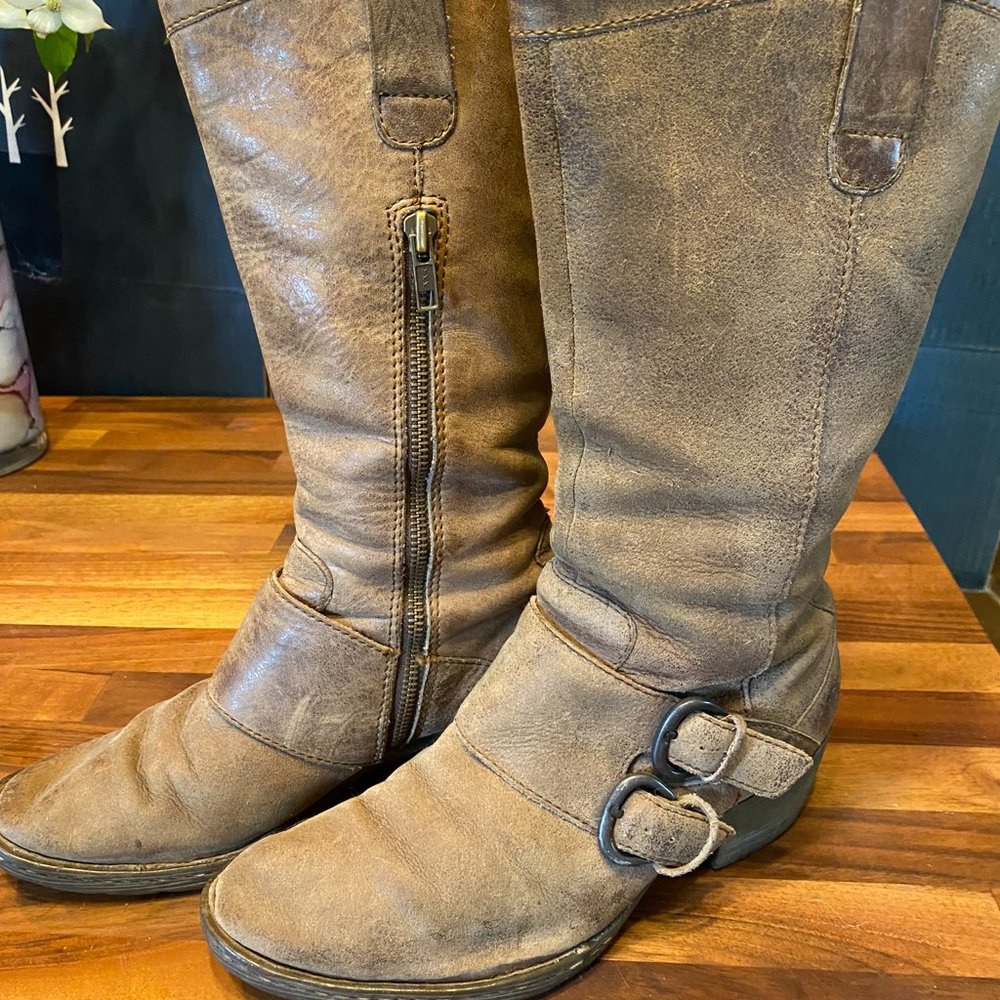 Born Magda Boot size 7